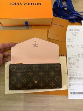 Louis Vuitton Rose Ballerine Sarah Wallet